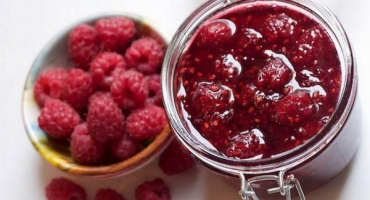 3 Jednoduché recepty na výrobu malinového džemu bez vaření na zimu